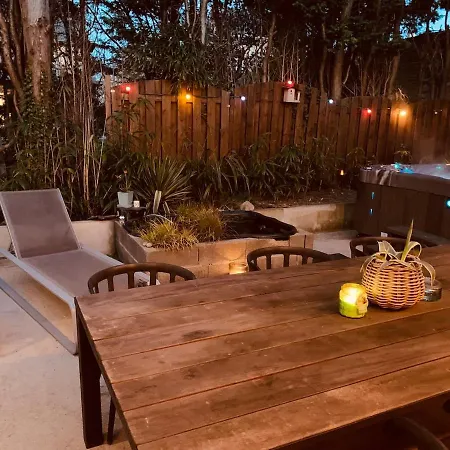 Maisonnette Jacuzzi Exterieur Chauffe 5mn Lille Semesterbostad Saint-Andre-lez-Lille