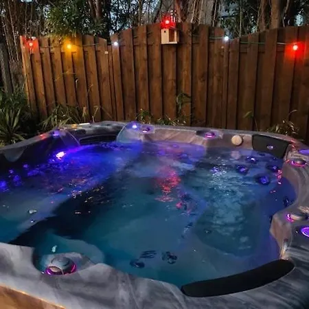 بيت للعطل Maisonnette Jacuzzi Exterieur Chauffe 5mn Lille