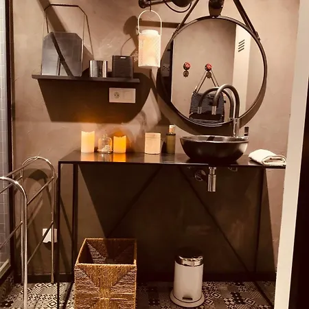 Maisonnette Jacuzzi Exterieur Chauffe 5mn Lille Semesterbostad *