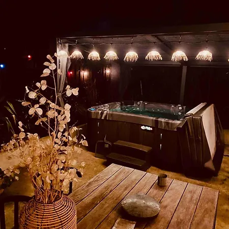 Maisonnette Jacuzzi Exterieur Chauffe 5mn Lille